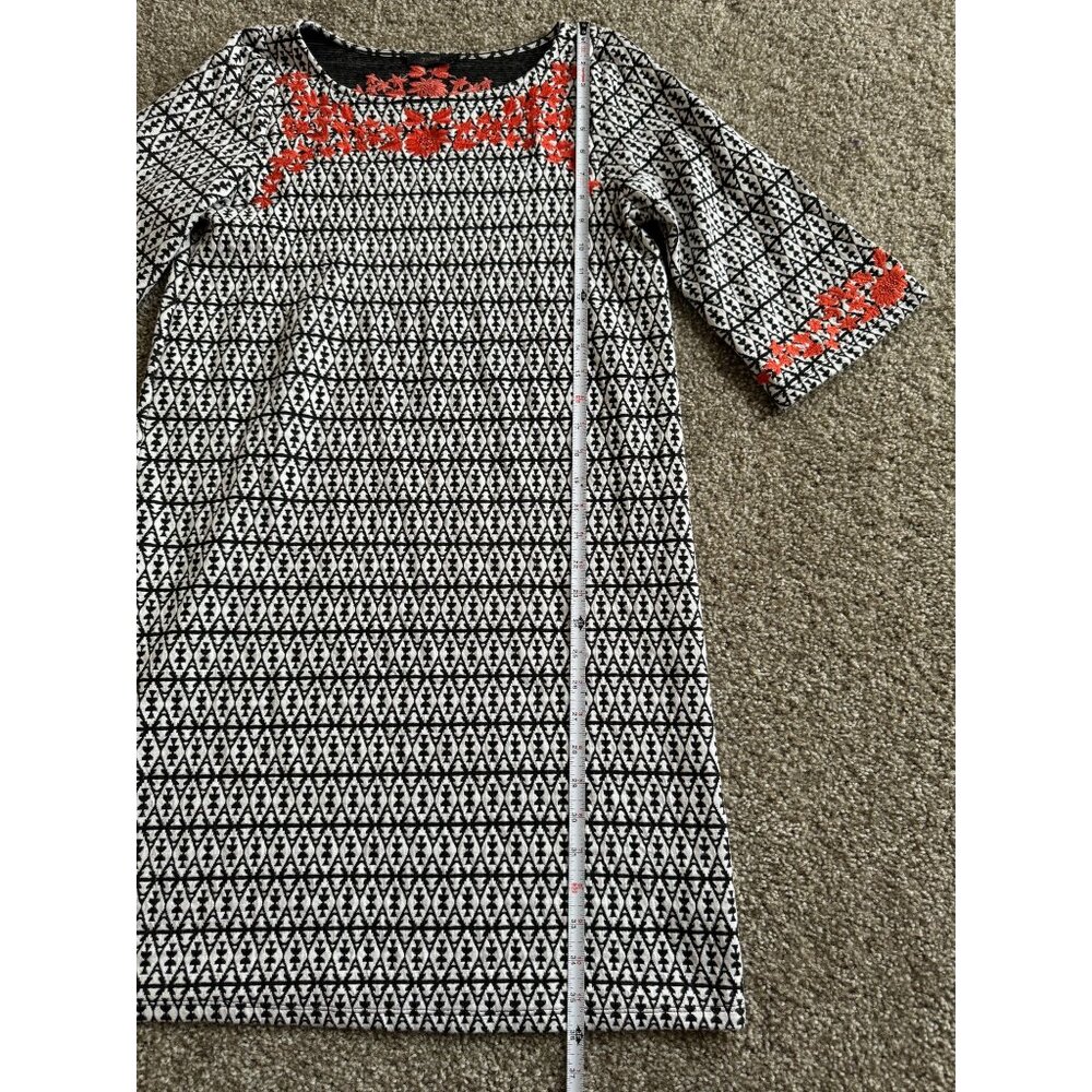 THML‎ Anthropologie Sz L Shift Dress Flare Sleeve Embroidered Black White Knit - Picture 4 of 7